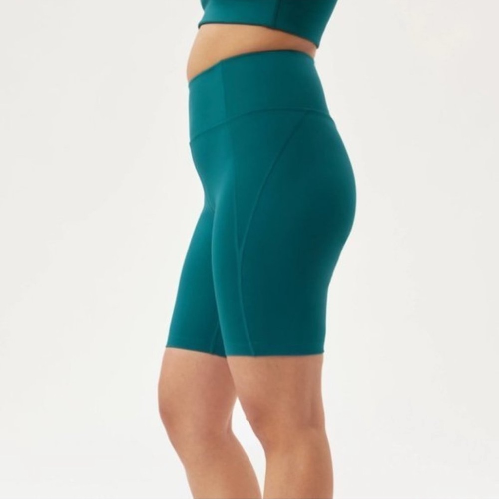 Girlfriend Collective High Rise Bike Shorts Atlas Green (Kelly Green) Longline-S